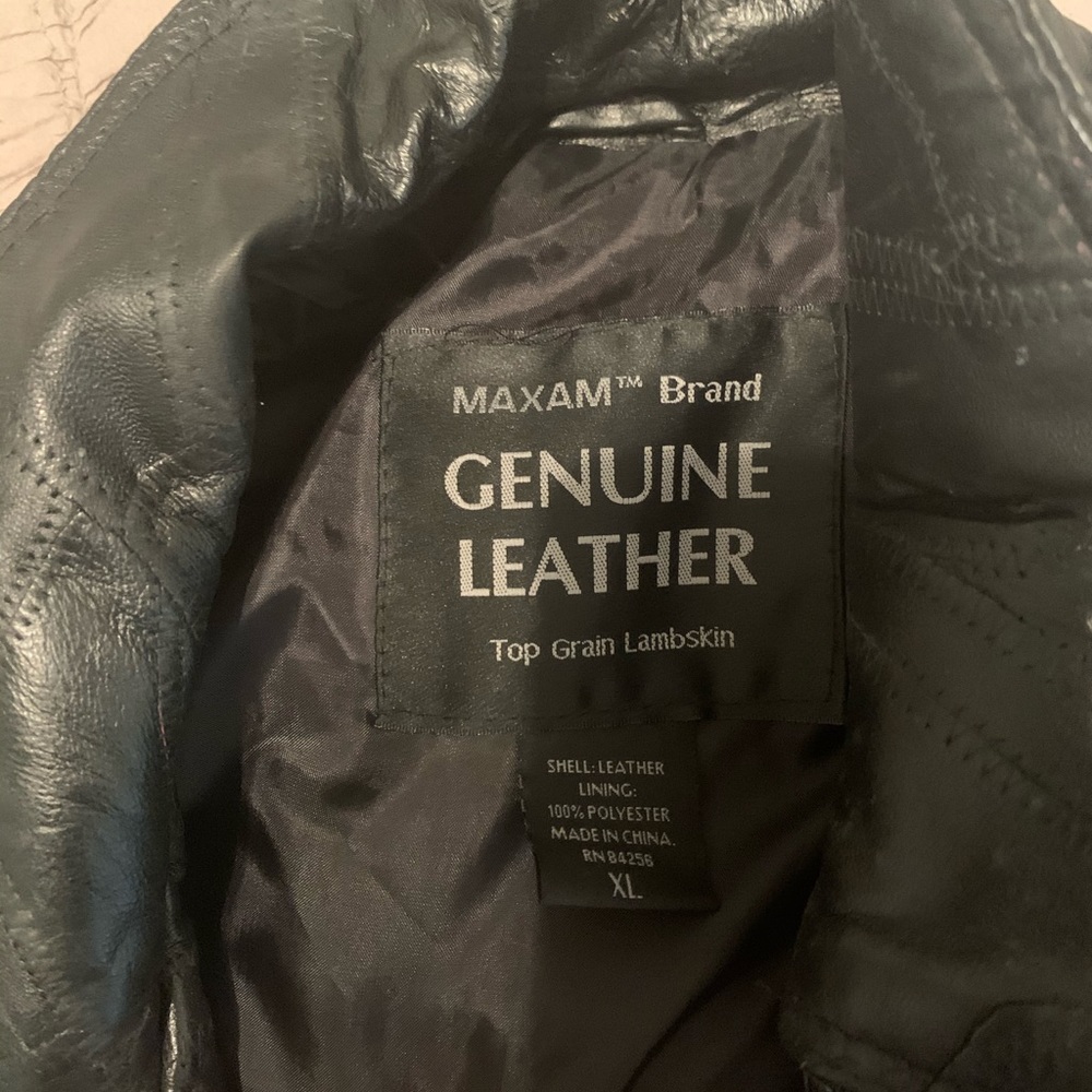 leather jacket - Picture 3 of 7